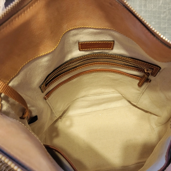 LiKE New ☆ Dooney & Bourke Large Shoulder Bag - Picture 3 of 11